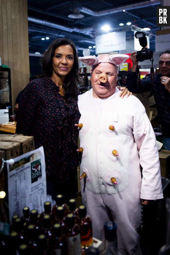 Karine Le Marchand et Noël Jamet, quintuple champion du monde d'imitation du cri de cochon au 57ème salon International de l'Agriculture au parc des expositions de la porte de Versailles à Paris, France, le 23 février 2020. © Jean-Baptiste Autissier/Panoramic/Bestimage