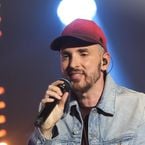 "J'ai pu tester les deux" : Christophe Willem évoque sa bisexualité, un sujet très rarement abordé dans les médias