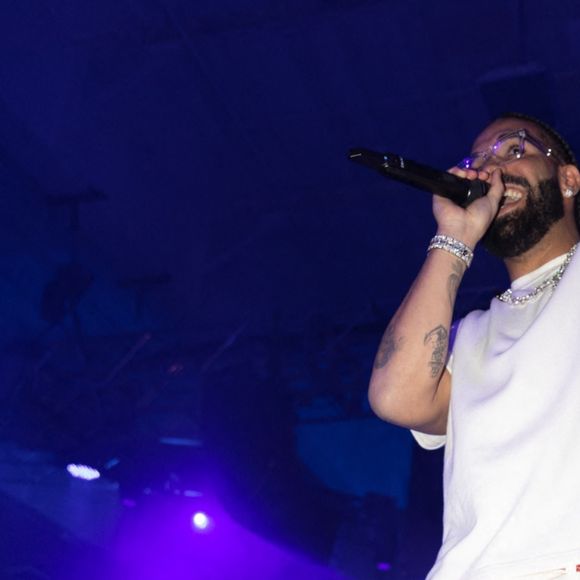 Drake sur scène. Personnalités à la soirée Pré Superbowl de Drake au Hanger 1 à Scottsdale le 10 février 2023. 