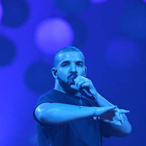 La rappeur Drake en concert à l'AccorHotels Arena lors de sa tournée "The Boy Meets World Tour" à Paris le 12 mars 2017. © Lionel Urman/Bestimage 