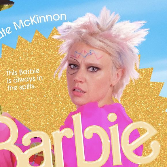Kate McKinnon - De nouvelles affiches de films Barbie révèlent les personnages principaux, dont plusieurs Barbies et Kens.