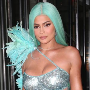 Kylie Jenner et son compagnon Travis Scott à la sortie du Mark Hotel pour se rendre à l'after party de la 71ème édition du MET Gala (Met Ball, Costume Institute Benefit) à New York, le 6 mai 2019. 