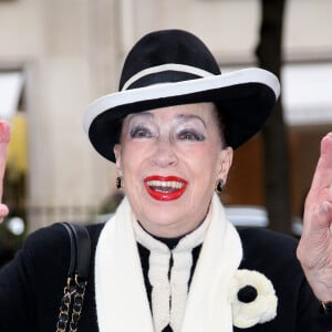 Genevieve de Fontenay arrive a l'hotel Plaza Athenee a Paris. Le 24 septembre 2012