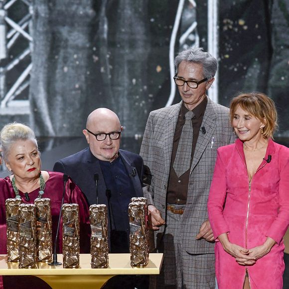 Un César spécial pour la troupe du Splendid, Josiane Balasko, Michel Blanc, Thierry Lhermitte, Marie-Anne Chazel, Gérard Jugnot, Christian Clavier sur scène lors de la 46ème cérémonie des César à l'Olympia à Paris le 12 mars 2021. © Pierre Villard/ Pool / Bestimage 