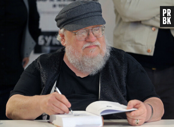 ST PETERSBURG, RUSSIA - AUGUST 17, 2017: George R.R. Martin, an American novelist, author of a series of fantasy novels, A Song of Ice and Fire, adapted into TV series Game of Thrones, signing autographs at a Bukvoyed bookshop. Photo by Alexander Demianchuk/TASS/ABACAPRESS.COM 