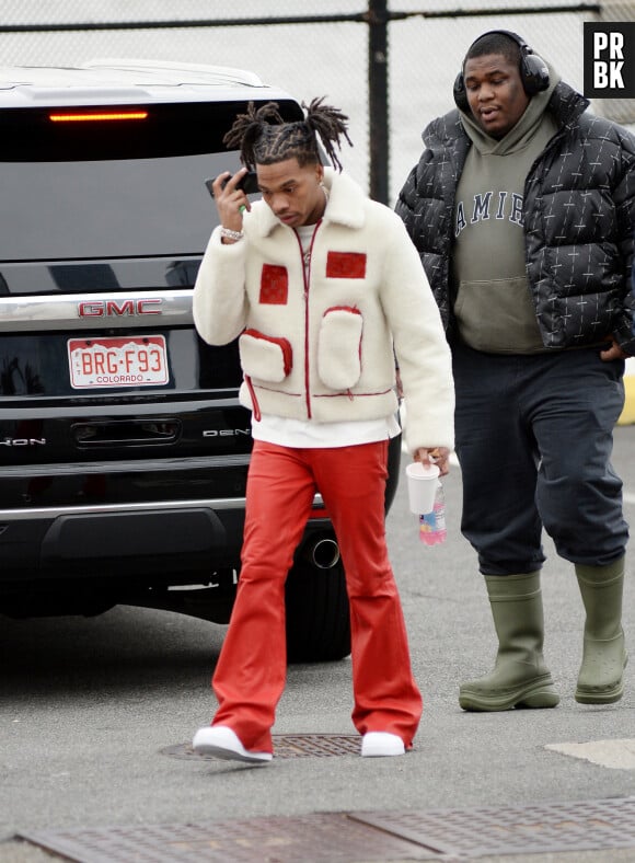 Exclusif - Le rappeur américain Lil Baby prend un hélicoptère à New York City, New York, Etats-Unis, le 29 janvierr 2023, après sa performance à "Saturday Night Live".