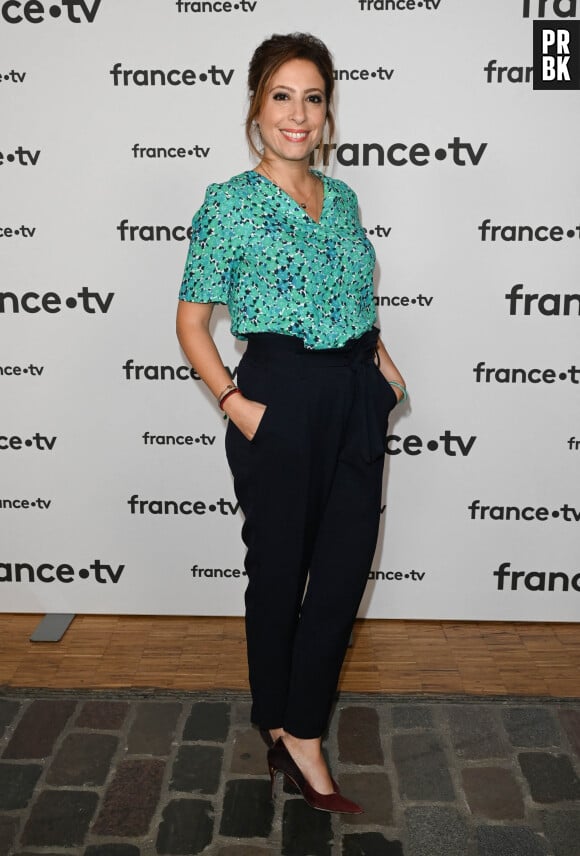 Léa Salamé au photocall pour la conférence de presse de rentrée de France TV à la Grande Halle de la Villette à Paris, France, le 6 juillet 2022. © Coadic Guirec/Bestimage