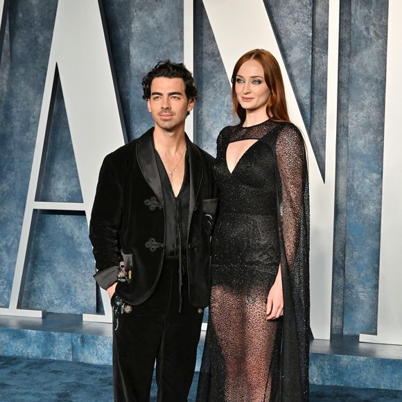 Joe Jonas et Sophie Turner au photocall de la soirée "Vanity Fair" lors de la 95ème édition de la cérémonie des Oscars à Los Angeles, le 12 mars 2023.