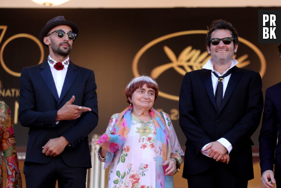 L'artiste JR, Agnès Varda et Matthieu Chedid (Le chanteur M) - Montée des marches du film "Visages, Villages" lors du 70ème Festival International du Film de Cannes. Le 19 mai 2017. © Borde-Jacovides-Moreau/Bestimage 