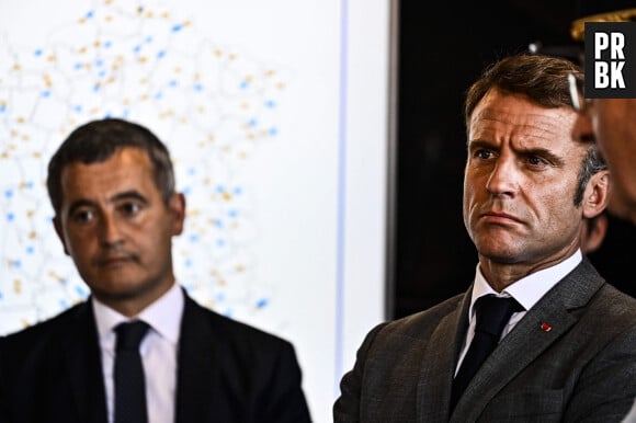 Le Président Macron et Gerald Darmanin a la Nouvelle Gendarmerie de Tonneins dans le Lot et Garonne - Le président Emmanuel Macron a sillonné les routes du Lot-et-Garonne jusqu’à Tonneins où il a dévoilé la carte des 238 brigades de gendarmerie qui verront le jour d’ici à 2027. Le 2 octobre 2023. © Thierry Breton / Panoramic / Bestimage