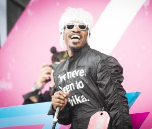 Le double album s'est écoulé à plus de 13 millions d'exemplaires depuis sa sortie en 2003 - soit treize certifications disque de platine aux États-Unis, une de plus que celui que l'on surnomme Slim Shady.
Andre 3000 d'Outkast sur scène au Wireless Festival 2014 à Birmingham le 6 juillet 2014. © Jensen/PA Photos/ABACAPRESS.COM