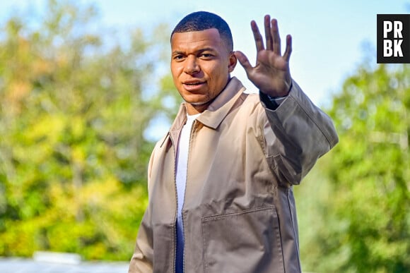 Kylian Mbappé - Les joueurs de l'équipe de France de football arrivent au Centre National du Football (CNF) de Clairefontaine-en-Yvelines, France, le 9 octobre 2023. © Federico Pestellini/Panoramic/Bestimage