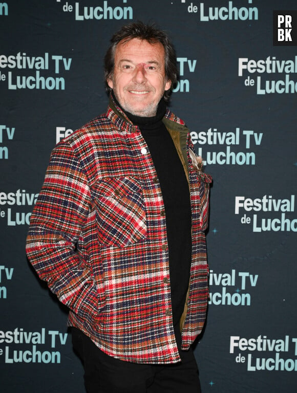 Jean-Luc Reichmann à la conférence de presse du Festival TV de Luchon au Studio Harcourt à Paris. Le 10 janvier 2023 © Coadic Guirec / Bestimage