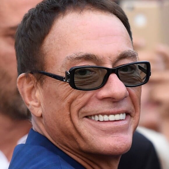 Info - Jean-Claude Van Damme visé par une plainte pour attentat à la pudeur à Bruxelles - Jean-Claude Van Damme - Jean-Claude Van Damme est l'invité d'honneur du festival du film d' Ostende en Allemagne le 9 septembre 2018. Il a reçu et dévoilé une étoile sur le " Walk of Fame " sur la digue d'Ostende. 