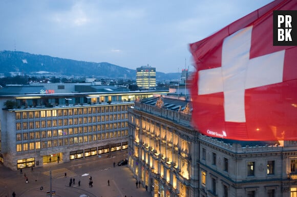D2JRXG Zurich, Switzerland, UBS Bank and Credit Suisse Paradeplatz Photo by Alamy/ABACAPRESS.COM 