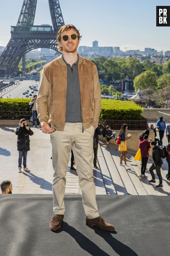 Michael Fassbender au photocall de "X-Men: Dark Phoenix" sur l'esplanade du Trocadéro à Paris, le 26 avril 2019. © Olivier Borde/Bestimage  Celebrities at the photocall of "X-Men: Dark Phoenix" in Paris. April 26th, 2019. 