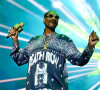 "Après beaucoup de réflexion et de discussions avec ma famille, j'ai décidé d'arrêter de fumer... Merci de respecter ma vie privée pour le moment", écrivait-il.
Concert de Snoop Dogg à l'AO Arena à Manchester le 15 mars 2023.