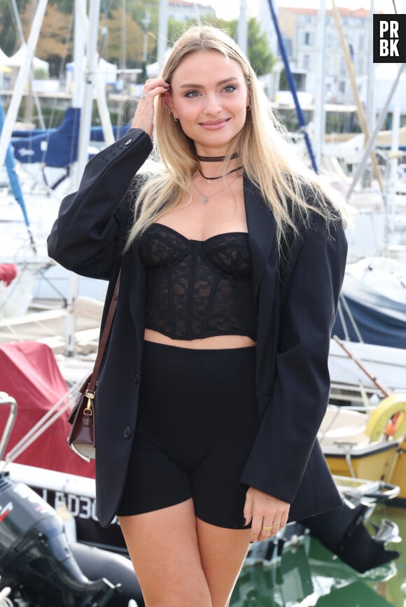 Aurelie Pons au photocall de la série "Ici Tout Commence" lors de la 25ème édition du Festival de la fiction de la Rochelle, France, le 16 septembre 2023. © Denis Guignebourg/BestImage