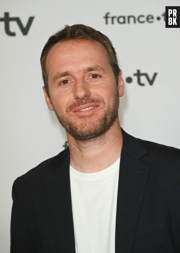 Tristan Waleckx, au photocall pour la conférence de presse de rentrée de France TV à la Grande Halle de la Villette à Paris, France, le 6 juillet 2022. © Coadic Guirec/Bestimage