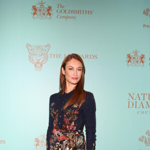 Olga Kurylenko au photocall de la soirée "Leopard Awards in Aid of The Princes Trust" à Londres, le 2 novembre 2021.