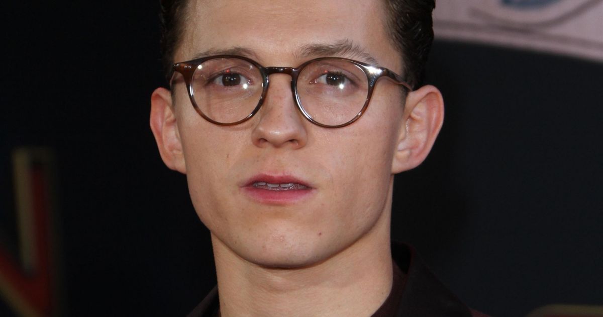Tom Holland à la première de Spider-Man Far From Home au cinéma TCL