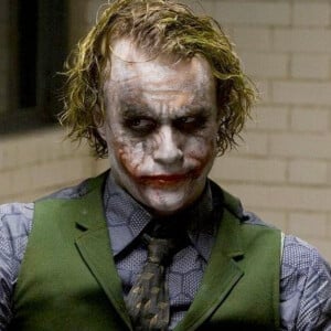 Heath Ledger unanimement salué pour son rôle du Joker dans The Dark Knight - Le Chevalier noir