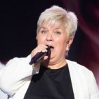 Mimie Mathy grande absente des Enfoirés 2024 : la raison dévoilée et ça fait réagir des membres historiques