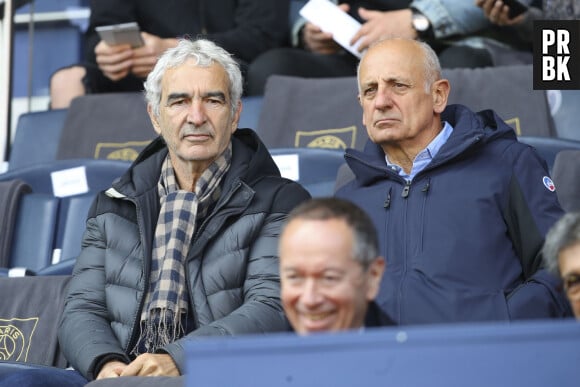 Raymond Domenech et Jean Michel Apathie - People au match de Ligue 1 entre le Psg contre l'OGC Nice au Parc des Princes à Paris le 4 mai 2019.