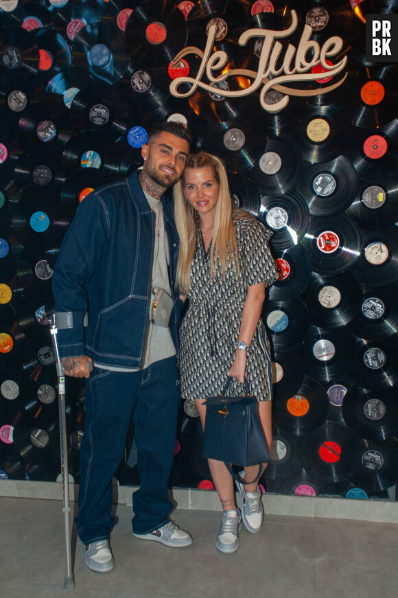 Thibault Garcia et Jessica Thivenin lors de la soirée 'Come Chill with Booba' au bar Le Tube à Dubaï le 21 octobre 2021. © Nicolas Briquet / Bestimage