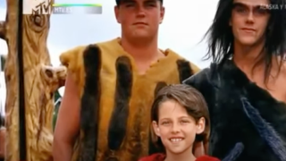 Il y a 24 ans, elle était une fillette dans le navet Les Pierrafeu, aujourd'hui c'est une méga star : l'auriez-vous reconnue ?