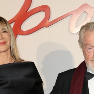 Giannina Facio et son mari Ridley Scott - Avant-première mondiale du film "Napoléon" à la Salle Pleyel à Paris le 14 novembre 2023. © Coadic Guirec / Bestimage 