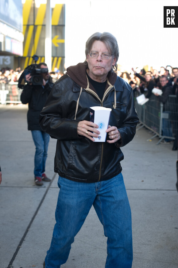 Stephen King : seance de dedicaces au MK2 Bibliotheque. Le celebre ecrivain americain a offert des popcorns a ses fans. Paris le 13/11/2013