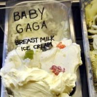 Lady Gaga ... Furieuse contre Baby Gaga, la glace au lait maternel