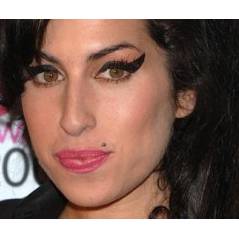 Adele, Christina Aguilera, Bruno Mars ... réunis pour rendre hommage à Amy Winehouse