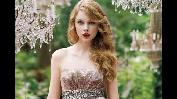 Taylor Swift : en princesse pour la publicité de son parfum (VIDEO)