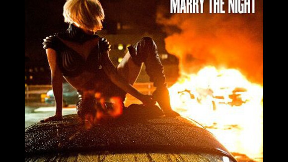 Lady Gaga : Marry The Night, la pochette brûlante