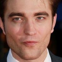 Robert Pattinson : le vampire se la joue loup-garou à Paris 