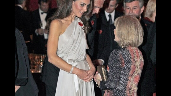 Kate Middleton sublime et souriante avec William ... dans une robe ample (PHOTOS)