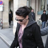 Kristen Stewart à Paris : sa virée shopping avenue Montaigne (PHOTOS)