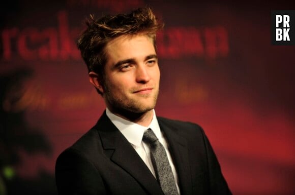 Robert Pattinson aime les filles hot !