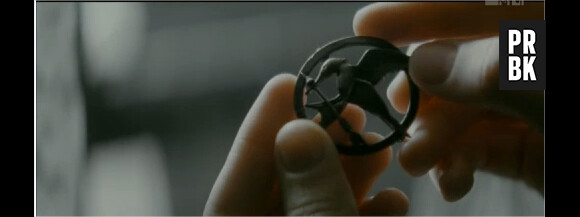 Le logo d'Hunger Games dans le clip Safe & Sound