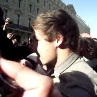 One Direction agressé par leurs fans à la Gare Du Nord ! Alors choqués ou pas ? (VIDEO)