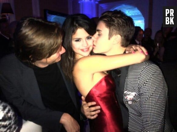 Justin Bieber et Selena Gomez collés-serrés à la fête d'anniversaire de Justin