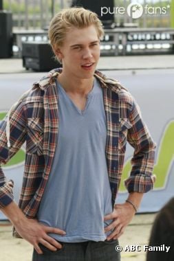 Austin Butler dans Switched at Birth