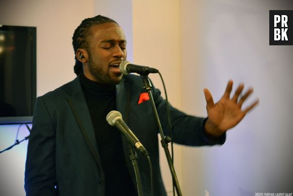 NJ lors de son showcase chez Sony Music pour présenter son EP "Le Calme avant le Tempo"