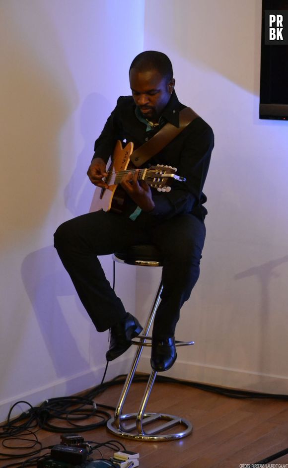 NJ lors de son showcase chez Sony Music pour présenter son EP "Le Calme avant le Tempo"