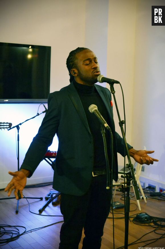 NJ lors de son showcase chez Sony Music pour présenter son EP "Le Calme avant le Tempo"