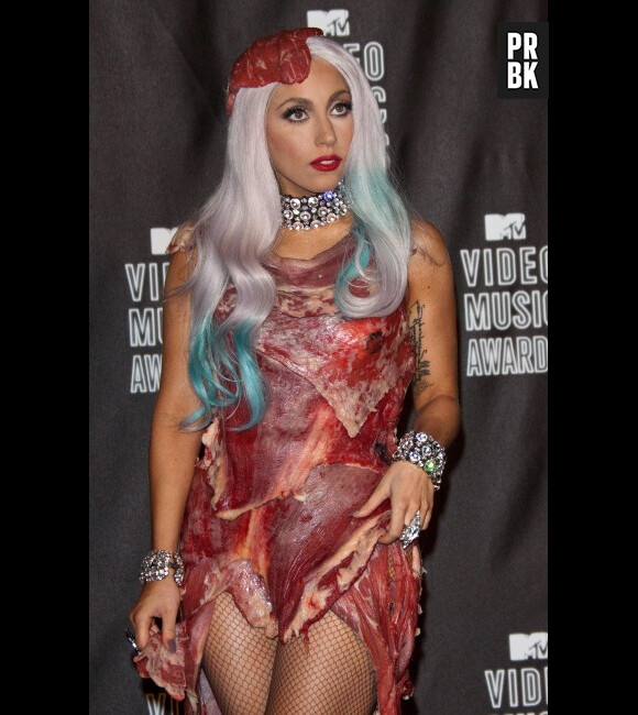 1 - Lady Gaga dans sa désormais célèbre robe en viande
