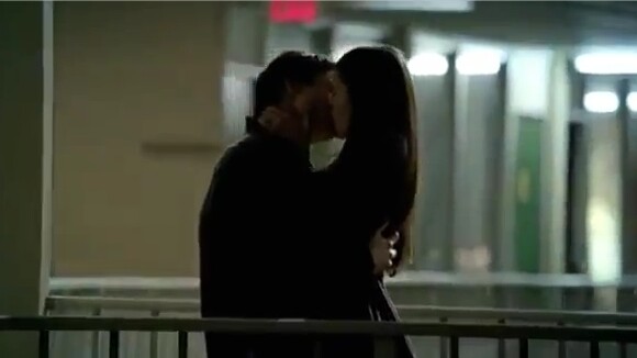 Vampire Diaries saison 3 : passion brûlante entre Damon et Elena (VIDEO)