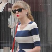 Taylor Swift : nouvelle bimbo aux faux seins ?
